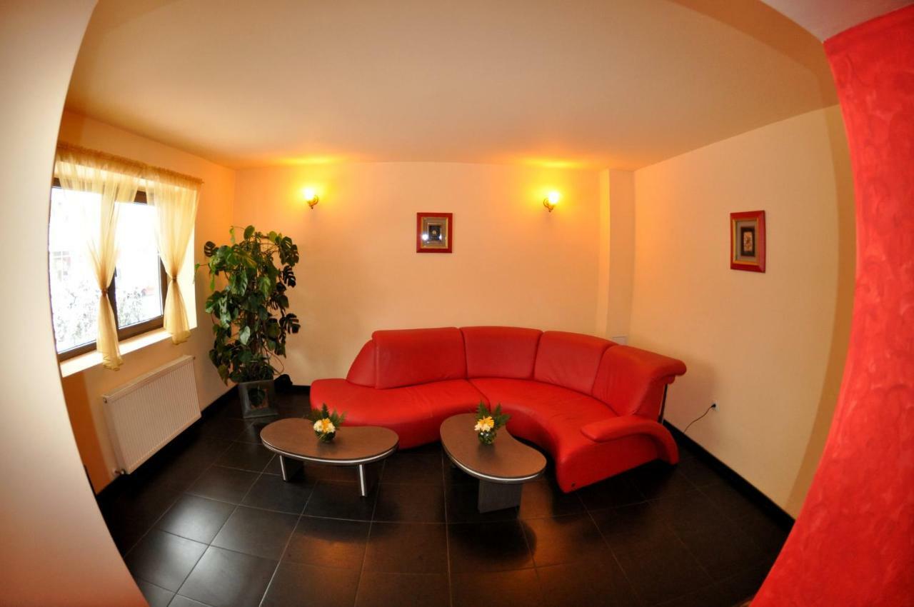 Hotel Gema Brašov Exteriér fotografie